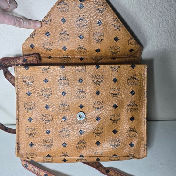 Vintage Authentic MCM Brown Leather Crossbody Clutch Bag - Picture 4 of 12